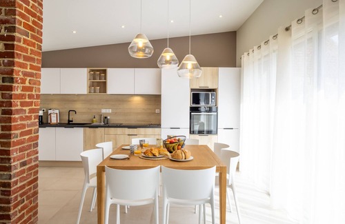 Duisans Apartment | Flat 100m², 8 people, near Arras