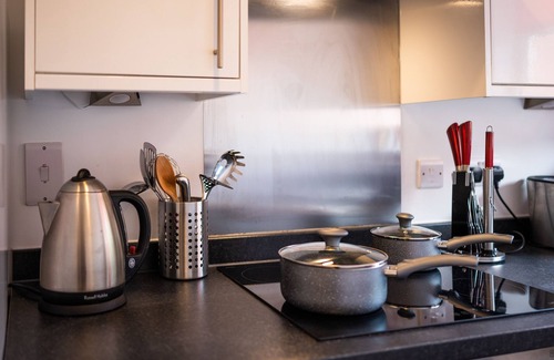 Hinckley Apartment | Flat 8 Inviting 2 Bedroom 1st Floor flat | Parking