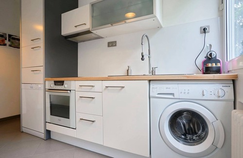 Saint-Maurice Pellevoisin Apartment | Flat close to tramway, private parking.