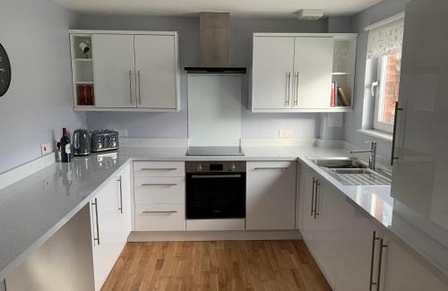 East Kilbride Apartment | Flat One, 212 Eaglesham Road, East Kilbride, Glasgow