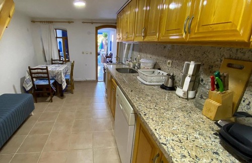 Bozcaada Apartment | Flat w Garden 5 min to Ayazma Beach in Bozcaada
