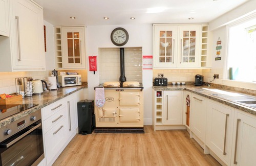 Richmond Cottage | FLINTS COTTAGE, pet friendly, character holiday cottage in Richmond