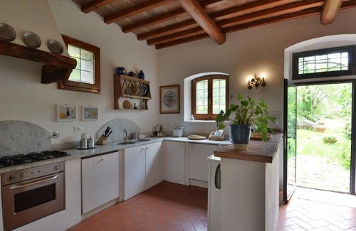 Santa Margherita a Saletta Apartment | Florence countryside independent apartment with pool