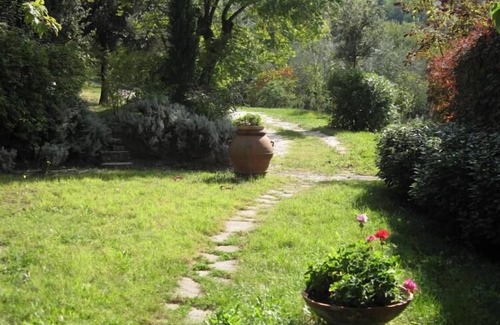 Santa Margherita a Saletta Apartment | Florence countryside independent apartment with pool