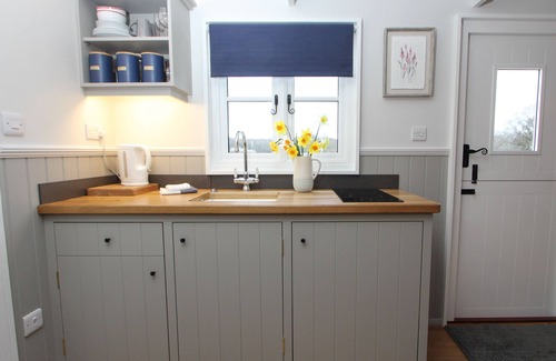Marsham Cabin | Florence, nestled in a peaceful farm in Marsham, North Norfolk