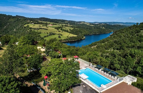 Cordelle House | Flower Camping de Mars * - Mobile home 35m2 Premium/3 bedrooms + TV + LV + Clim + Terrace covered 6 people
