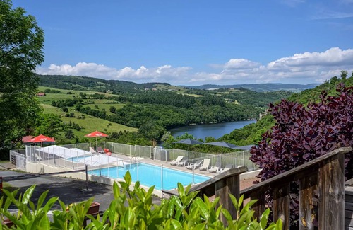 Cordelle House | Flower Camping de Mars * - Mobile home 35m2 Premium/3 bedrooms + TV + LV + Clim + Terrace covered 6 people