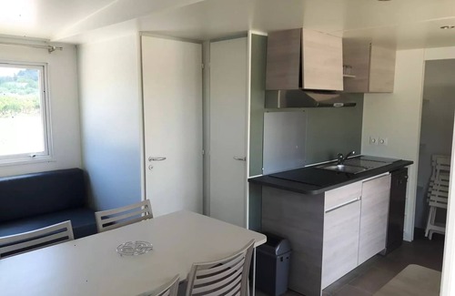 Bize-Minervois House | Flower Camping Olivigne * - Homeflower Premium 29 m2 2 bedrooms + terrace 17m2 + TV + LV + Clim + plancha 4 people