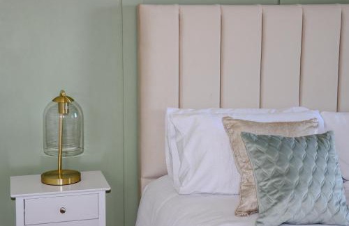 Thurnscoe House | Flower View