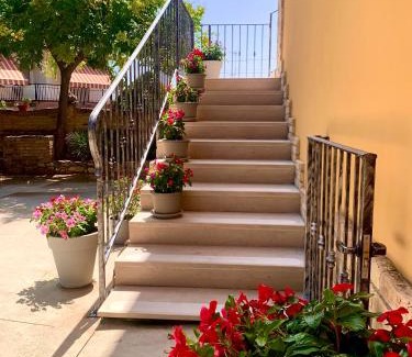 Miglianico House | Flowery House