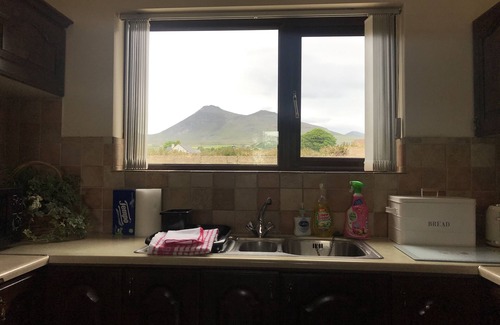 Annalong House | Foot of the Mournes - Cottage - Sleeps 4 - Parking