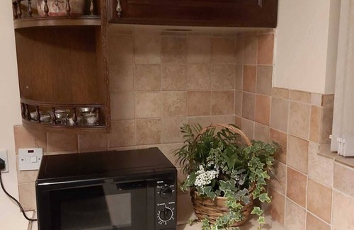 Annalong House | Foot of the Mournes - Cottage - Sleeps 4 - Parking