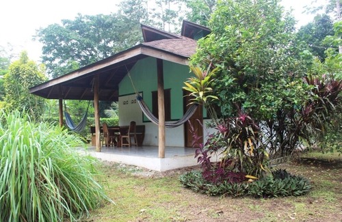 Cahuita House | For 5 persons - 300 m from the beach in a tropical garden with biotope.