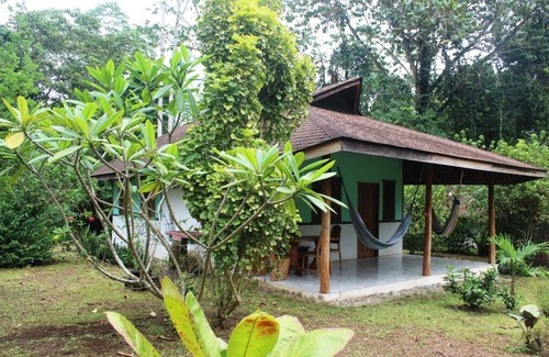Cahuita House | For 5 persons - 300 m from the beach in a tropical garden with biotope.