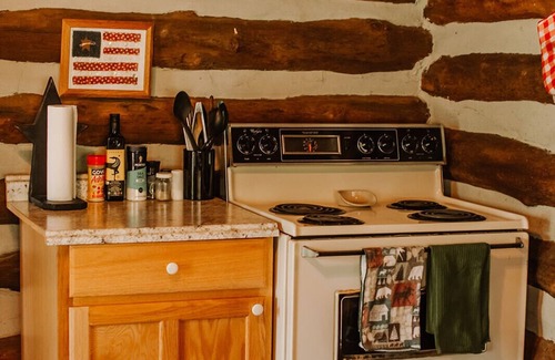 Steelville Cabin | 'For Old Time's Sake' Log Cabin