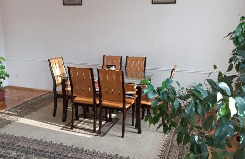 Baku Old Town Apartment | For the family . 2 bedrooms. City center.