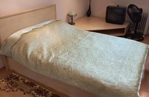 Baku Old Town Apartment | For the family . 2 bedrooms. City center.