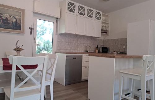 Lecevica House | Forest Queen - Village holiday home