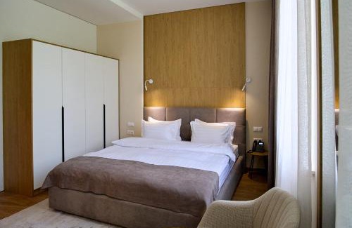 Holosiivskyj Hotel | Forest Retreat Center