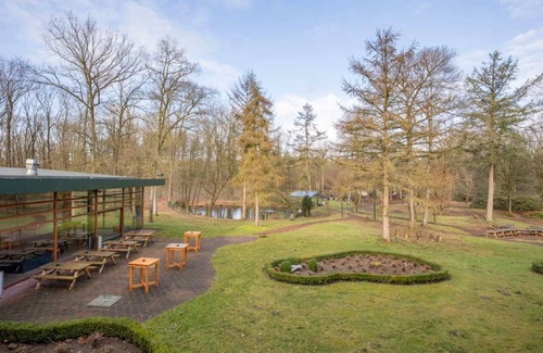 Wolfheze House | Forest-Side Room – Nestled Among Trees with Easy Access to Trails & Wellness