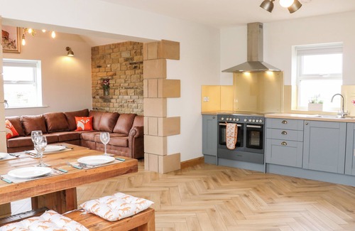 Bishop Auckland House | FORESTSIDE VIEW, pet friendly, with a garden in Woodland