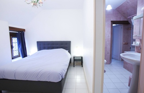Concriers Cottage | Former Priory surrounded by 5 Ha near the castles of the Loire