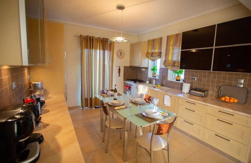 Nafpaktos Villa | Fou's 3-Bed Villa in nafpaktos