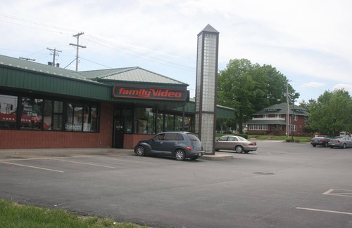Van Wert Hotel | Fountain Inn