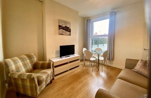 Ellesmere Port House | Four bedroom house - Ideal for contractors