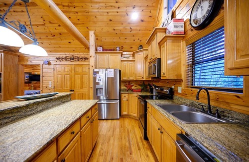 Broken Bow Cabin | Four Pines Cabin 3BR + game room