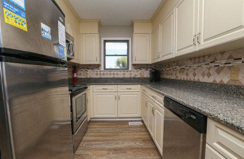Tuckahoe House | Four Sandy Paws - Charming, home away from home, for you and you four-legged friend!