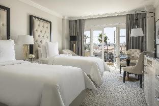 Beverly Grove Hotel | Four Seasons Hotel Los Angeles at Beverly Hills