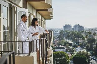 Beverly Grove Hotel | Four Seasons Hotel Los Angeles at Beverly Hills
