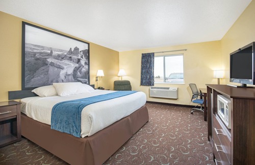 Bottineau Hotel | Four Seasons Inn