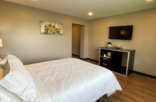 Gallipolis Ferry Hotel | Four Seasons Inn
