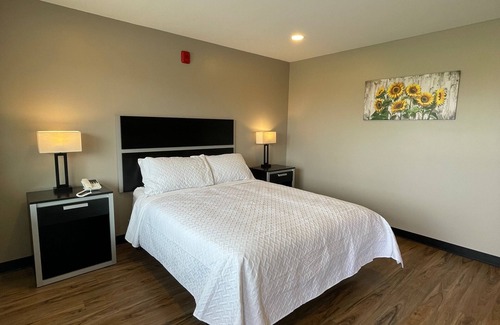 Gallipolis Ferry Hotel | Four Seasons Inn