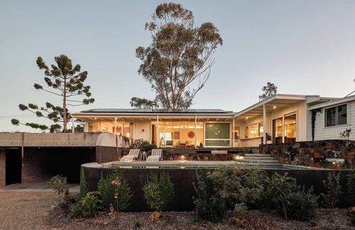Crabbes Creek House | Four Winds! Architecturally renovated & designed with Pool and Panoramic Views