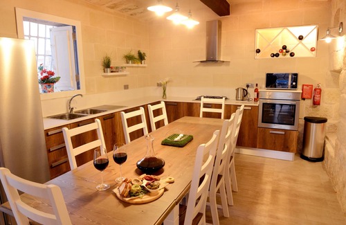 Hal Far Villa | FOUR WINDS HOLIDAY FARMHOUSE