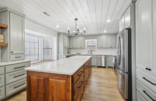 Lawrenceburg House | Fox Haven Retreat-Private Yard-Outdoor Adventure