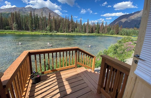 Denali Cabin | Fox Point, Fox Point Lakefront Cabin