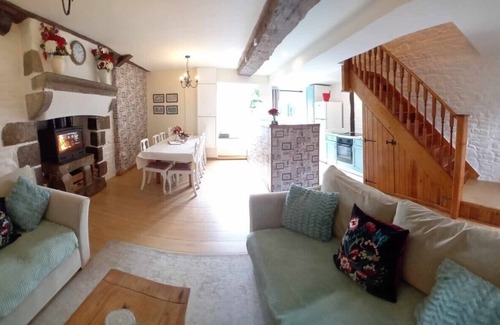 Saint-Aubin-de-Terregatte House | FOXES FARM GITE, NEAR MONT SAINT MICHEL, PERFECT COUNTRYSIDE RETREAT TO RELAX IN