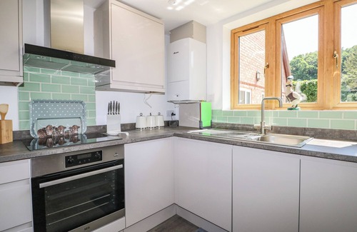 New Forest District Cottage | FOXES EARTH, pet friendly, with a garden in Nomansland