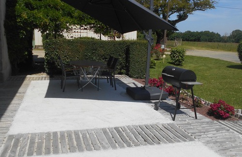 Beaupreau-en-Mauges Cottage | Rural Retreat in Mauges: Cozy Cottage with Terrace, Near Top Tourist Spots & Private Fishing Pond