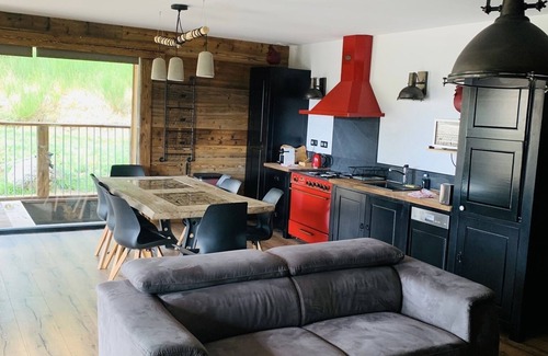 Pont-de-Montvert-Sud-Mont-Lozere House | Gîte located Parc Naturel Cévennes SOURCE The site can accommodate up to 36 people