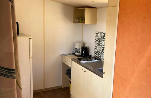 Rouffignac-Saint-Cernin-de-Reilhac House | Flower Camping Les Terrasses de Dordogne * - Mobile Home Chêne Confort 23m² (2 bedrooms - 5 people) - covered terrace 10m2 - Saturday/Saturday 5 people