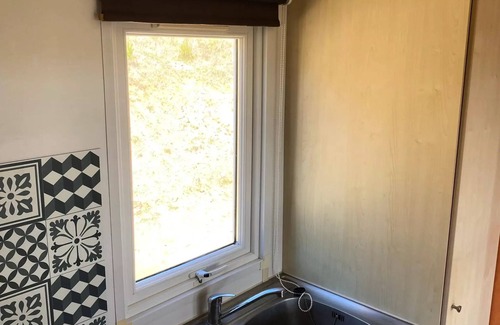 Rouffignac-Saint-Cernin-de-Reilhac House | Flower Camping Les Terrasses de Dordogne * - Mobile Home Chêne Confort 23m² (2 bedrooms - 5 people) - covered terrace 10m2 - Saturday/Saturday 5 people