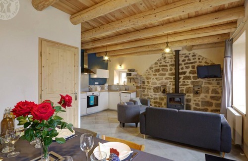 Saint-Hilaire-Cusson-la-Valmitte Cottage | Renovated house 2019, perfect for families and friends, terrace, near dairy farm