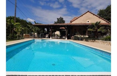 Sorges-et-Ligueux-en-Perigord House | Gîtes & Holiday homes (5 C)