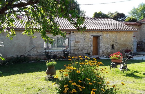 Sorges-et-Ligueux-en-Perigord House | Aux Délices de Saleix, Gîte la Truffe, Idéal Pour se Ressourcer à la Campagne