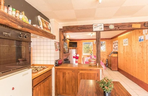 Ternuay-Melay-et-Saint-Hilaire Cottage | Rustic house for 5 with fireplace and garden